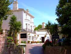 Iona B&B,  Torquay